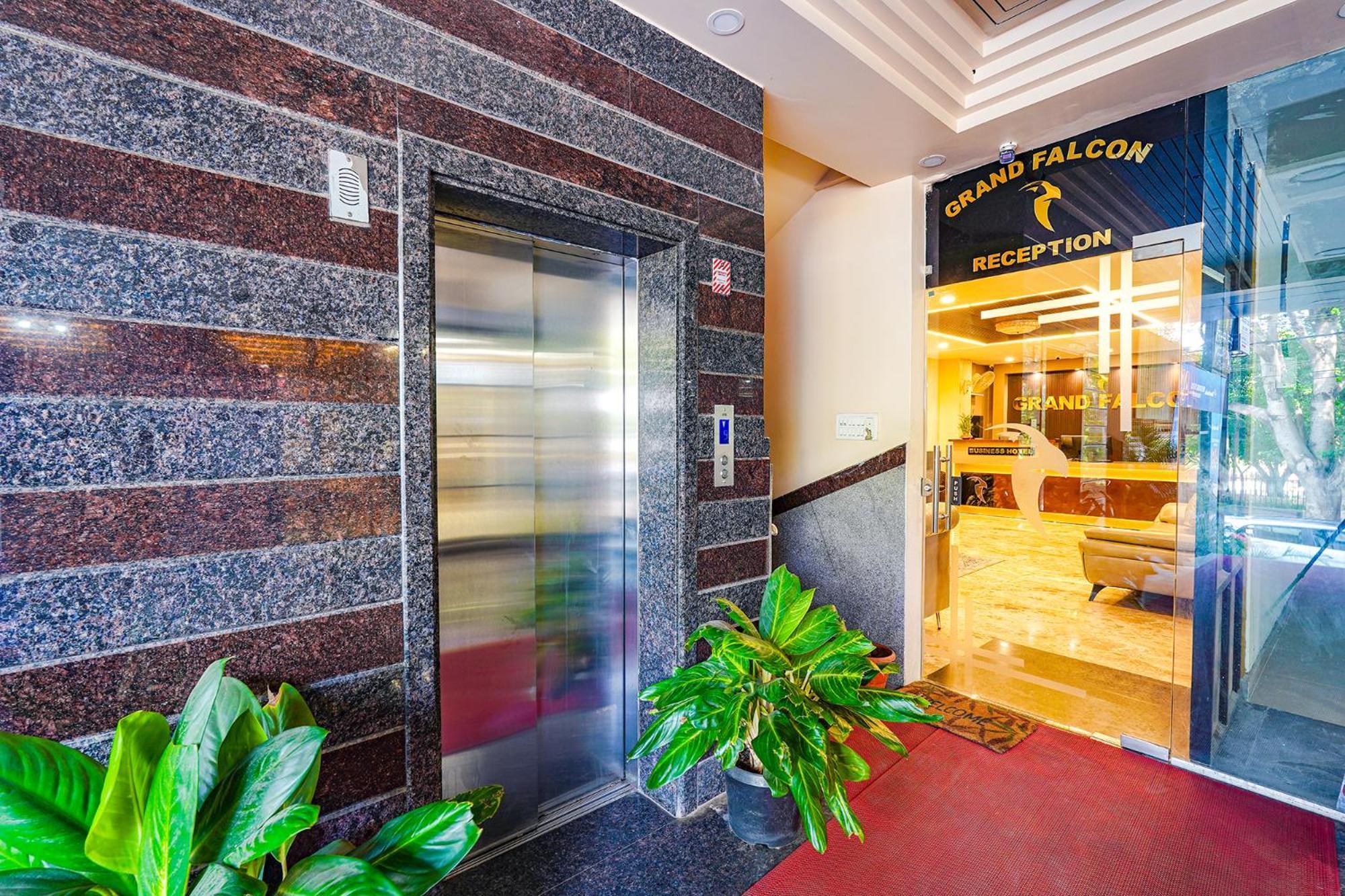 Fabhotel Grand Falcon Bangalore Eksteriør billede